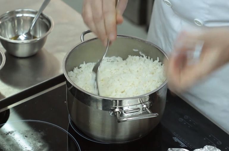 הכנת אורז יסמין וייטנאמי